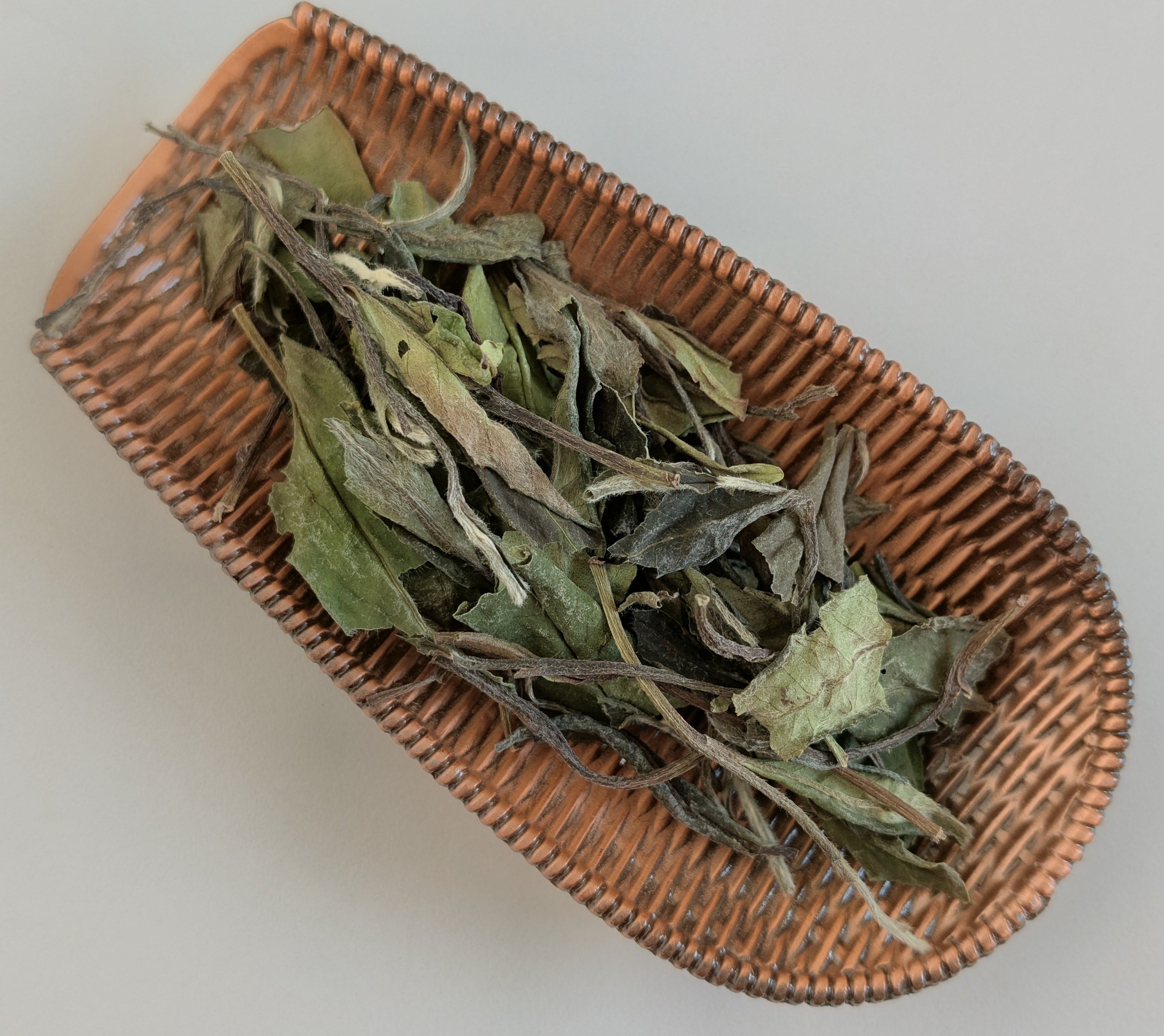 CNNP "Zhongcha" Bai Mu Dan (weiße Pfingstrose) Fuding Weißer Tee